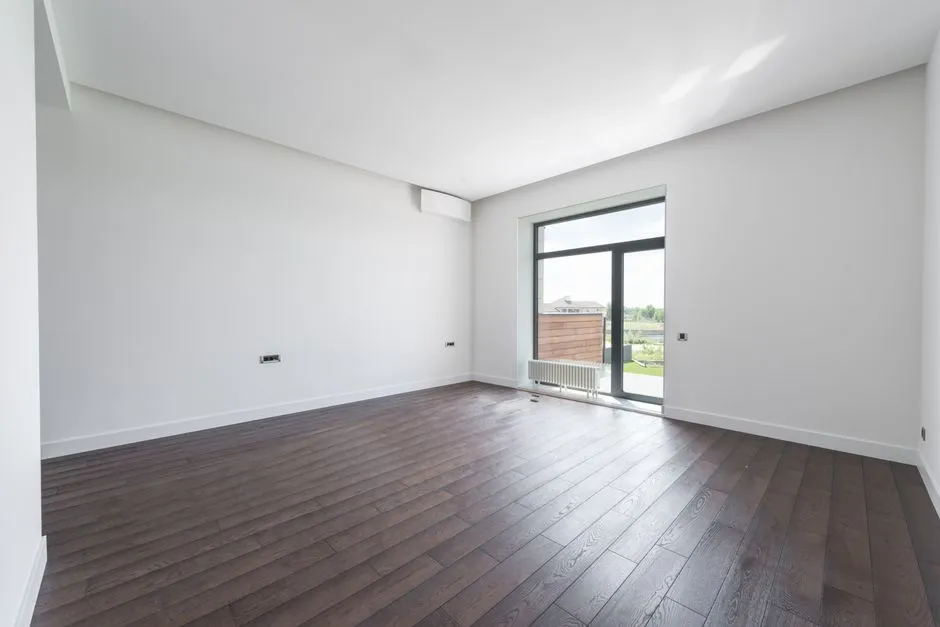 ¿Cuánto se tarda en acuchillar y barnizar un parquet?